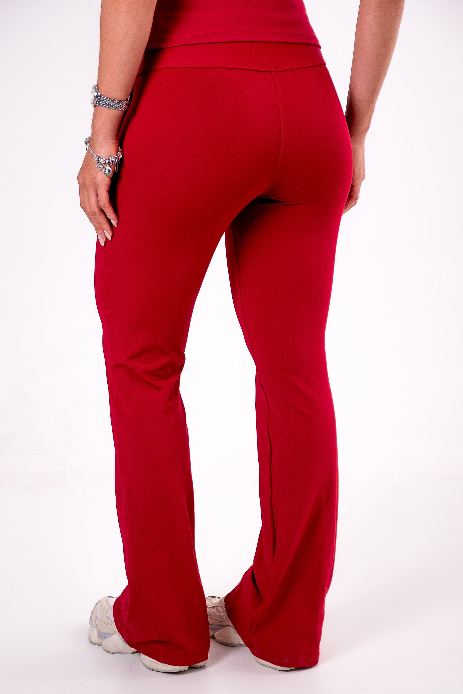 CALÇA COM BOLSO FLARE