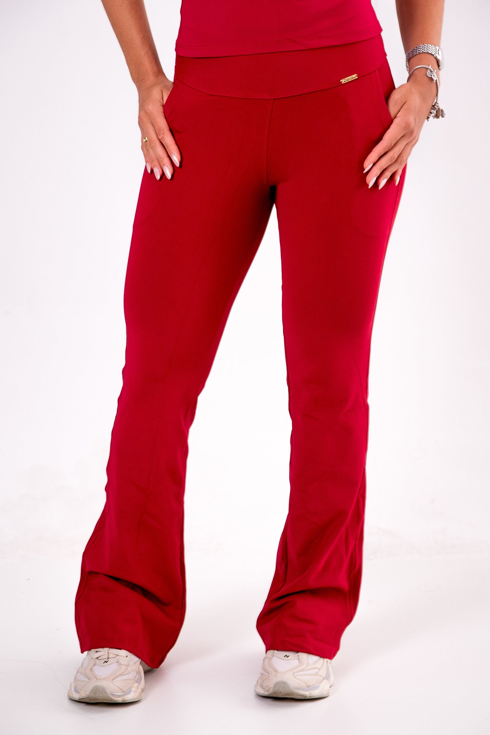 CALÇA COM BOLSO FLARE